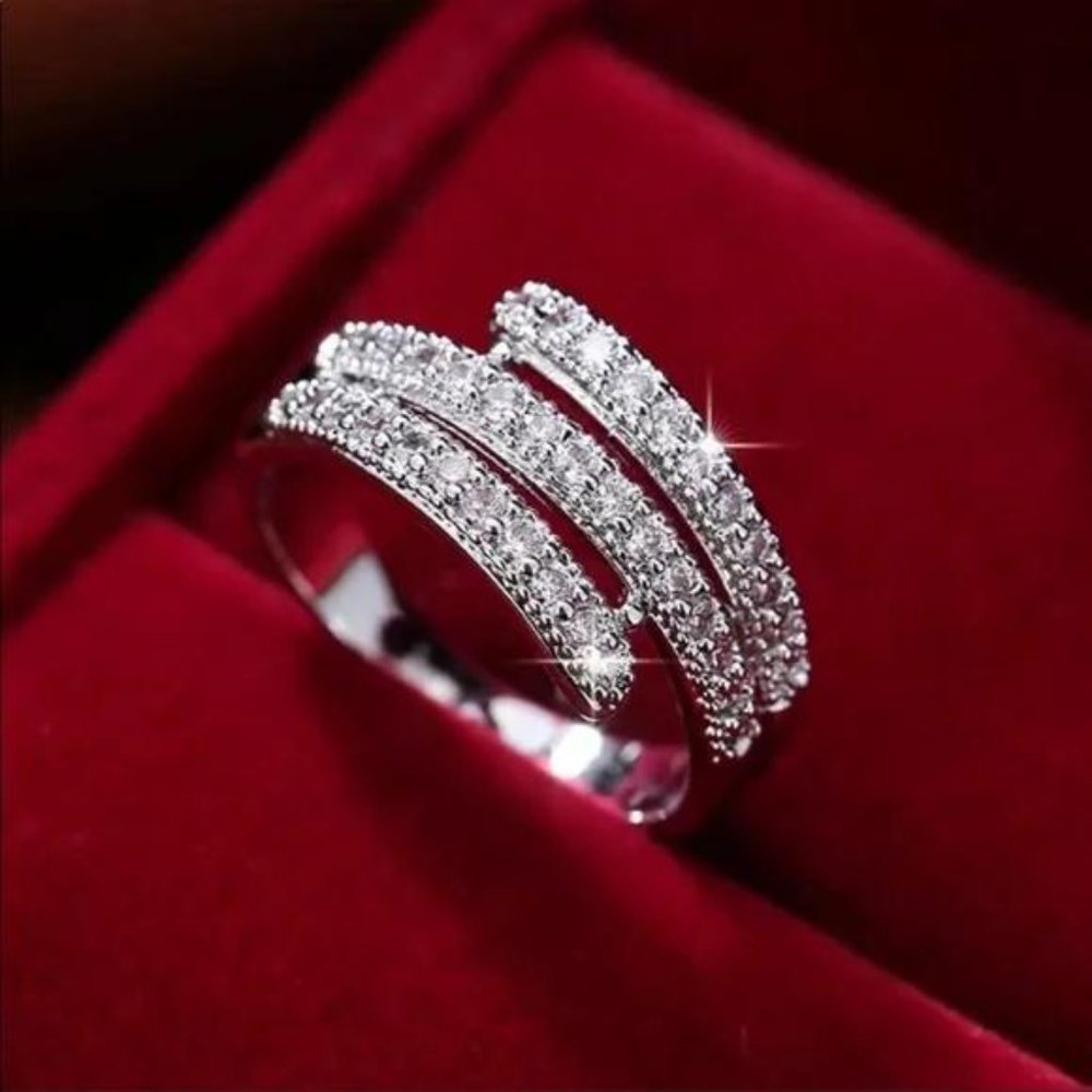 925 STERLING SILVER RING, CUTE RING, SHINY RING. - Picture 3 of 5